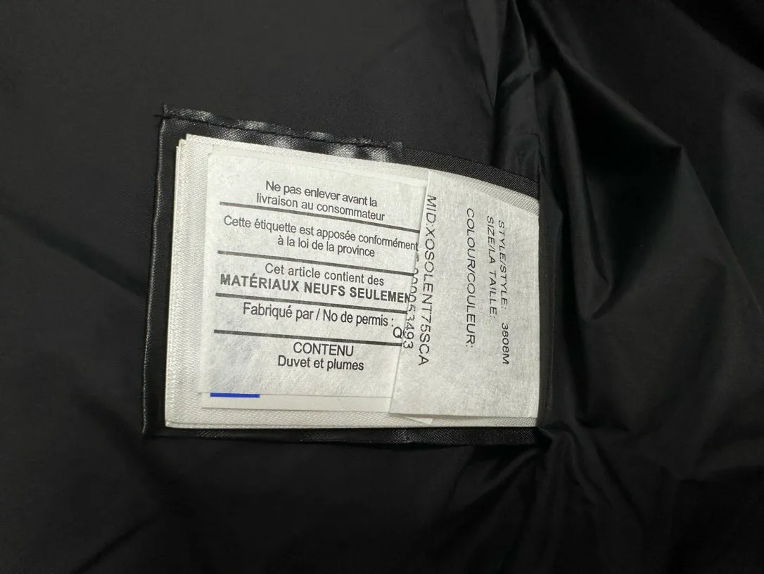 P780 [canada goose wyndham] 29 parka down jackets. The fabric is as soft and hard as the original. It can be restored by kneading at will (fabric misunderstanding: fabrics with high hardness are not waterproof. Only those who buy the latest authentic version this year will notice the softness and comfort of the fabric). The down is synchronized with the authentic white duck down. It is fluffy and not clumps. The electronically controlled down filling machine is filled with down. The zipper is customized with authentic ykk military grade copper core zipper puller. The high-hardness, non-stuck fur collar is made from original and custom-made western Canadian coyote skin. All workmanship and wiring are controlled by workers with more than ten years of service. They must be horizontal and vertical, and no crookedness is allowed. The wiring density inside is more sophisticated. Fighters in the world 29 battle all kinds of world products. Size: XS-XXL